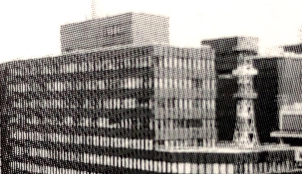 979年から入居したタイム・ライフビル（1995年以降、ビル名は「三菱総合研究所ビル」